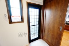 外に一時的にゴミを置くことができ、室内を清潔に保てます。