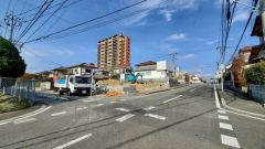 現地（2025年12月2日）撮影。住人以外の車の進入も少なく、小さなお子様を持つご家庭にも安心です。