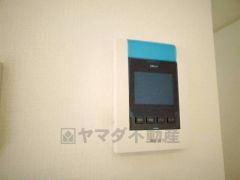 防犯性、セキュリティ対策に安心できるテレビモニター付きインターフォンです。セールスマン対策にもなり安心できます。