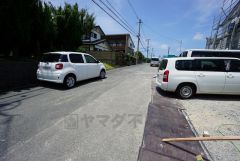 現地（2025年7月7日）撮影。大型車の通行が少なく、騒音や振動が少ないので静かで快適な生活を送れます。