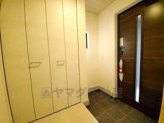 たっぷり収納できるシューズボックスです。家族全員の靴がきれいに整頓できます。