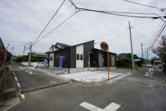 大型車の通行が少なく、騒音や振動が少ないので静かで快適な生活を送れます。