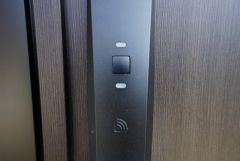 かざすだけで開閉できる、タッチキー採用の玄関。お買い物帰りで、両手がふさがってきても簡単に中に入れます＾＾