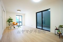 断熱性能の窓ガラスを採用。省エネ、光熱費カットにも貢献します。夏は涼しく、冬は暖かく快適に過ごせますよ＾＾