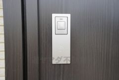 万が一落としてしまっても町の鍵屋さんなどでは簡単に合鍵を作ることができないので、防犯性が高く安心です。