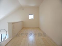 同仕様写真。開放感のあるロフト付き。収納や趣味のスペースなど多彩に使える空間です＾＾