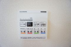 浴室暖房乾燥機付き＾＾梅雨の時期や花粉、PM2.5が酷いときなどの洗濯を干すのに重宝しそうですね＾＾