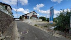 住人以外の車の進入も少なく、小さなお子様を持つご家庭にも安心です。