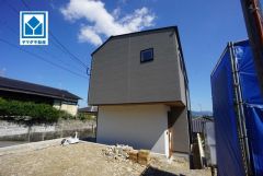 3LDK。開放感のある吹き抜けを採用＾＾収納が充実した間取りになっています＾＾