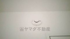 火災発生をいち早く知らせてくれる火災報知器は標準装備です。