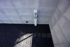 お車の洗車や外壁のお掃除をする際に便利な外水栓。