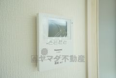 防犯性、セキュリティ対策に安心できるテレビモニター付きインターフォンです。セールスマン対策にもなり安心できます。