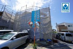 現地（2025年7月15日）撮影。車通りが少なく、安心してお子様とお散歩できる閑静な住宅地。お気に入りの家具とインテリアで素敵な部屋を作りましょう。