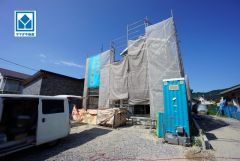 現地（2025年8月）撮影。一戸建ての多いエリア。落ち着いた雰囲気で快適な生活を送れます。