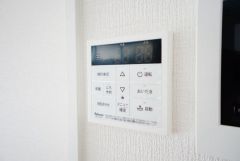 おいだき機能つきなのでお風呂に入る時間が異なるご家庭には嬉しいですね。ボタン一つで快適で便利な生活が＾＾