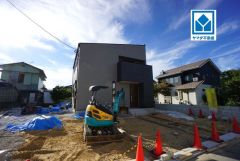 敷地面積80坪以上＾＾ゆとりある4LDK＾＾家計にも環境にも優しいオール電化住宅＾＾全居室収納スペースあり＾＾