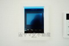 防犯性、セキュリティ対策に安心できるテレビモニター付きインターフォンです。セールスマン対策にもなり安心できます。