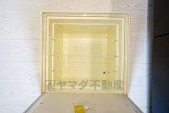 キッチンには床下収納をご用意。長期で保管するものの置場におススメです＾＾