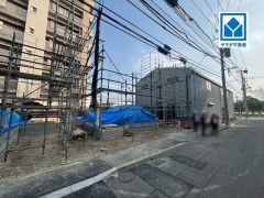 現地（2026年3月9日）撮影。松崎小学校徒歩10分。スーパーやコンビニなども近く周辺環境充実。快適でゆとりのある生活空間で新生活を始めましょう^^