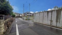 住人以外の車の進入も少なく、小さなお子様を持つご家庭にも安心です。