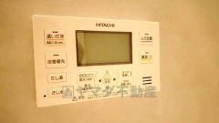 湯量・湯温の設定、そして保温までワンタッチのフルオートバス。便利な追い炊き機能付きです。