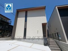 香椎花園前駅徒歩6分、都心へのアクセス良好。スーパーやコンビニなども近く周辺環境充実。快適でゆとりのある生活空間で新生活を始めましょう^^