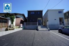 和白駅徒歩13分、都心へのアクセス良好。スーパーやコンビニなども近く周辺環境充実。快適でゆとりのある生活空間で新生活を始めましょう^^
