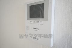 防犯性、セキュリティ対策に安心できるテレビモニター付きインターフォンです。セールスマン対策にもなり安心できます。