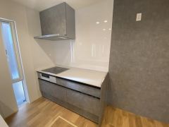 IHクッキングヒーターは火を使わないため、火災の発生リスクを抑えることが出来ます。汚れてもサッとふけてお掃除らくらく＾＾