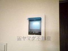 防犯性、セキュリティ対策に安心できるテレビモニター付きインターフォンです。セールスマン対策にもなり安心できます。