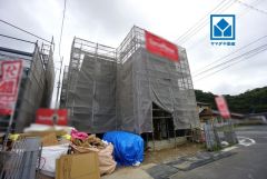現地（2026年9月8日）撮影。1号地。多目的な使い方が楽しめる2.5帖のバックヤードを完備＾＾全室2面採光で日当たり、風通し良好です＾＾