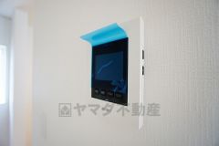 防犯性、セキュリティ対策に安心できるテレビモニター付きインターフォンです。セールスマン対策にもなり安心できます。