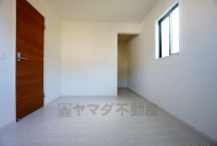 同仕様写真。ウォークインクローゼット付きなので、毎日のコーディネートが楽しくなりそうですね＾＾