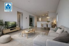 か家具はイメージです。リビングは広々とした設計で、家族が集い、寛ぐ暮らしの空間を演出しています。思い思いの時間を過ごしたり、家族みんなで食事をしたり、素敵な団らんの場になりますね。