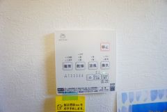 浴室暖房乾燥機付き＾＾梅雨の時期や花粉、PM2.5が酷いときなどの洗濯を干すのに重宝しそうですね＾＾