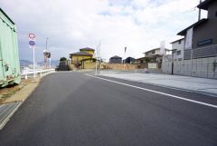 大型車の通行が少なく、騒音や振動が少ないので静かで快適な生活を送れます。