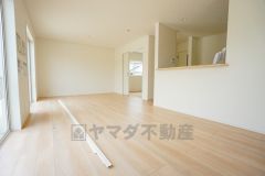 温かみのある雰囲気と、キッチンでの作業性を兼ね備え、家族の笑顔あふれる団らんのひと時をお過ごしいただける設計になっています。