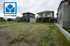 和白駅徒歩12分、都心へのアクセス良好。スーパーやコンビニなども近く周辺環境充実。