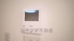 防犯性、セキュリティ対策に安心できるテレビモニター付きインターフォンです。セールスマン対策にもなり安心できます。