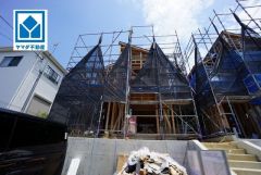 現地（2025年6月26日）撮影。三苫駅徒歩10分、都心へのアクセス良好。スーパーやコンビニなども近く周辺環境充実。快適でゆとりのある生活空間で新生活を始めましょう^^