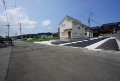 大型車の通行がなく、騒音や振動が少ないので静かで快適な生活を送れます。