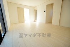 断熱性能の窓ガラスを採用。省エネ、光熱費カットにも貢献します。夏は涼しく、冬は暖かく快適に過ごせますよ＾＾