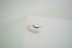 火災発生をいち早く知らせてくれる火災報知器は標準装備です。