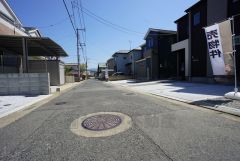 大型車の通行が少なく、騒音や振動が少ないので静かで快適な生活を送れます。