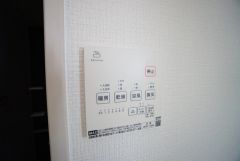 浴室暖房乾燥機には、暖房、乾燥、涼風、換気の4つの機能が付いています。タイマー付きです。換気・雨の日の洗濯も安心です＾＾