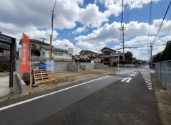 現地（2025年12月16日）撮影。大型車の通行が少なく、騒音や振動が少ないので静かで快適な生活を送れます。