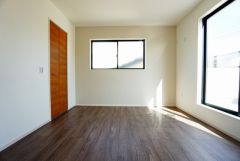 2階リビングとして、ファミリースペースとして、広めの主寝室として、様々な使い方がありそうです。