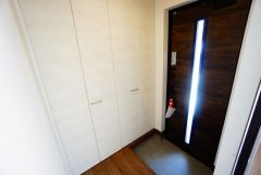 たっぷり収納できるシューズボックスです。家族全員の靴がきれいに整頓できます。