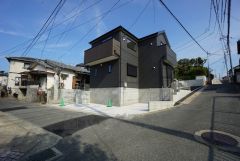 住人以外の車の進入も少なく、小さなお子様を持つご家庭にも安心です。
