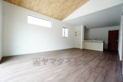 温かみのある雰囲気と、キッチンでの作業性を兼ね備え、家族の笑顔あふれる団らんのひと時をお過ごしいただける設計になっています。